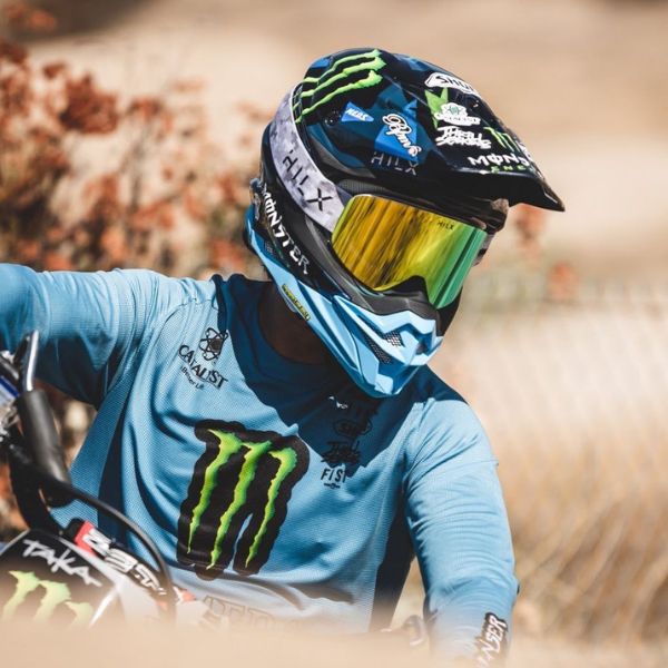 TAKAです Ayaka - Victim of Love feat. Taka Music Video - YouTube